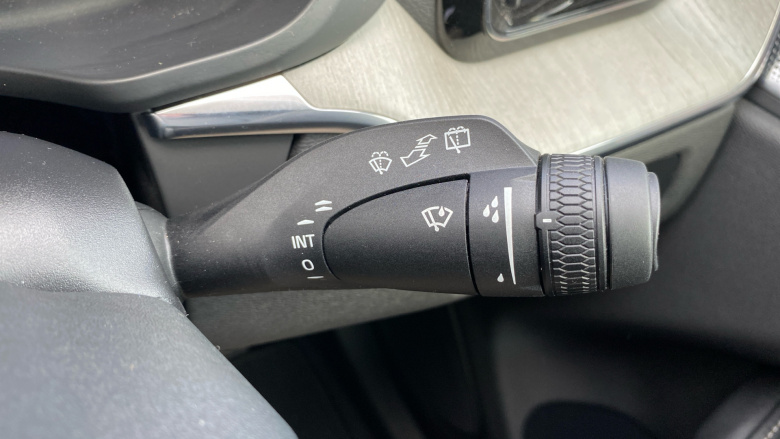 Volvo XC60 2.0 B5P Ultra Dark 5dr AWD Geartronic Petrol Estate